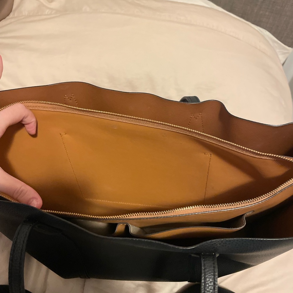 Tory Burch black tote bag - Picture 6 of 6